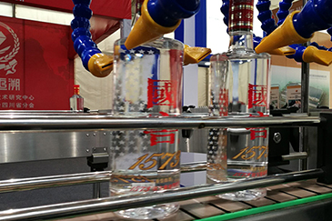 東莞市銳天機(jī)電科技有限公司攜旗下品牌雷茨（RAETTS）參加2017中國(guó)國(guó)際酒業(yè)博覽會(huì)開幕。